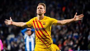 Luuk de Jong destrossa De Tomás