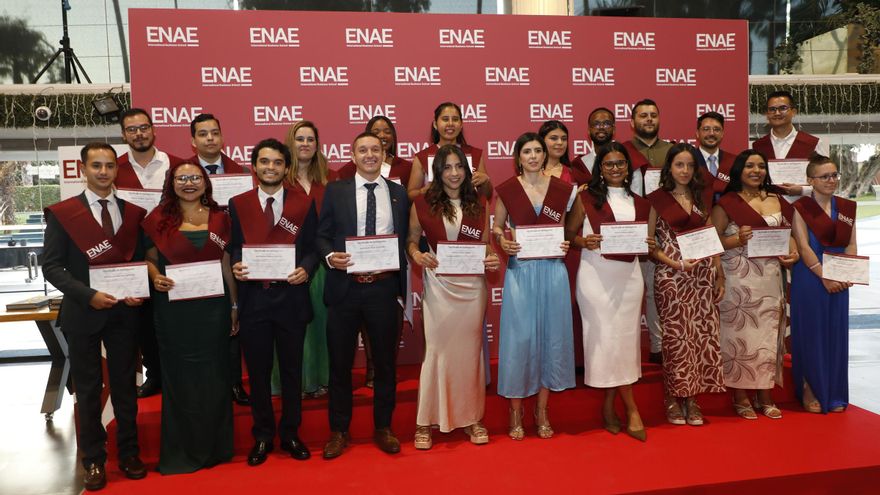 ENAE celebra el talento global en su acto de graduación del curso 2024-2025