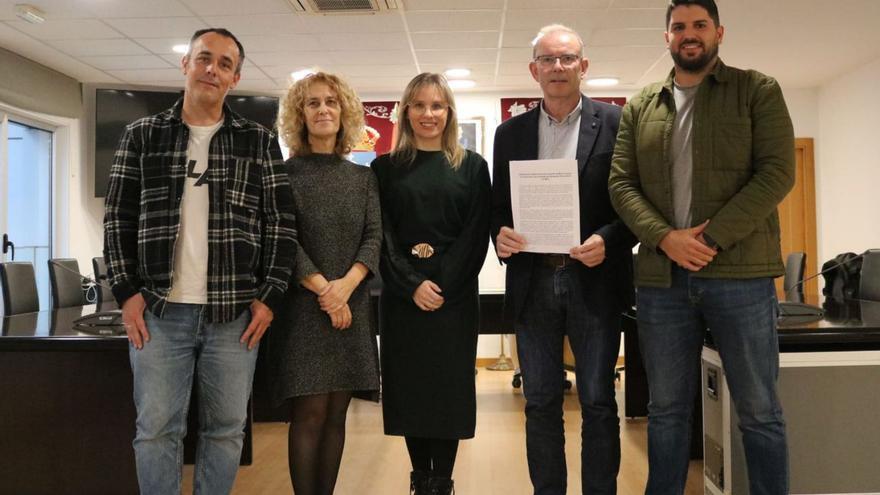 De izq. a dcha., el presidente de la ANPA, Catalina Morado, Fátima Blanco, Manuel Vázquez Faraldo y Alberte G. Nicolás, ayer en la presentación de la declaración institucional.|  LOC