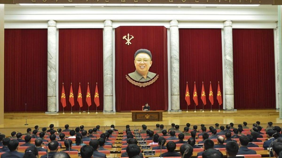 El líder de Corea del Norte, Kim Jong-un, durante una ceremonia del ejército, ayer en Pyongyang.