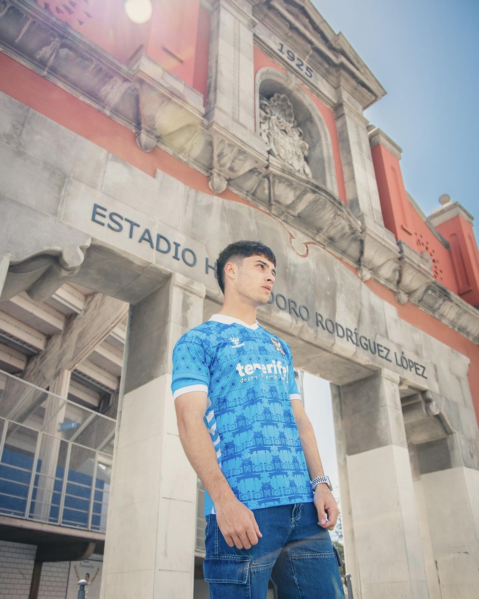Equipación conmemorativa por el centenario del Estadio Heliodoro Rodríguez López