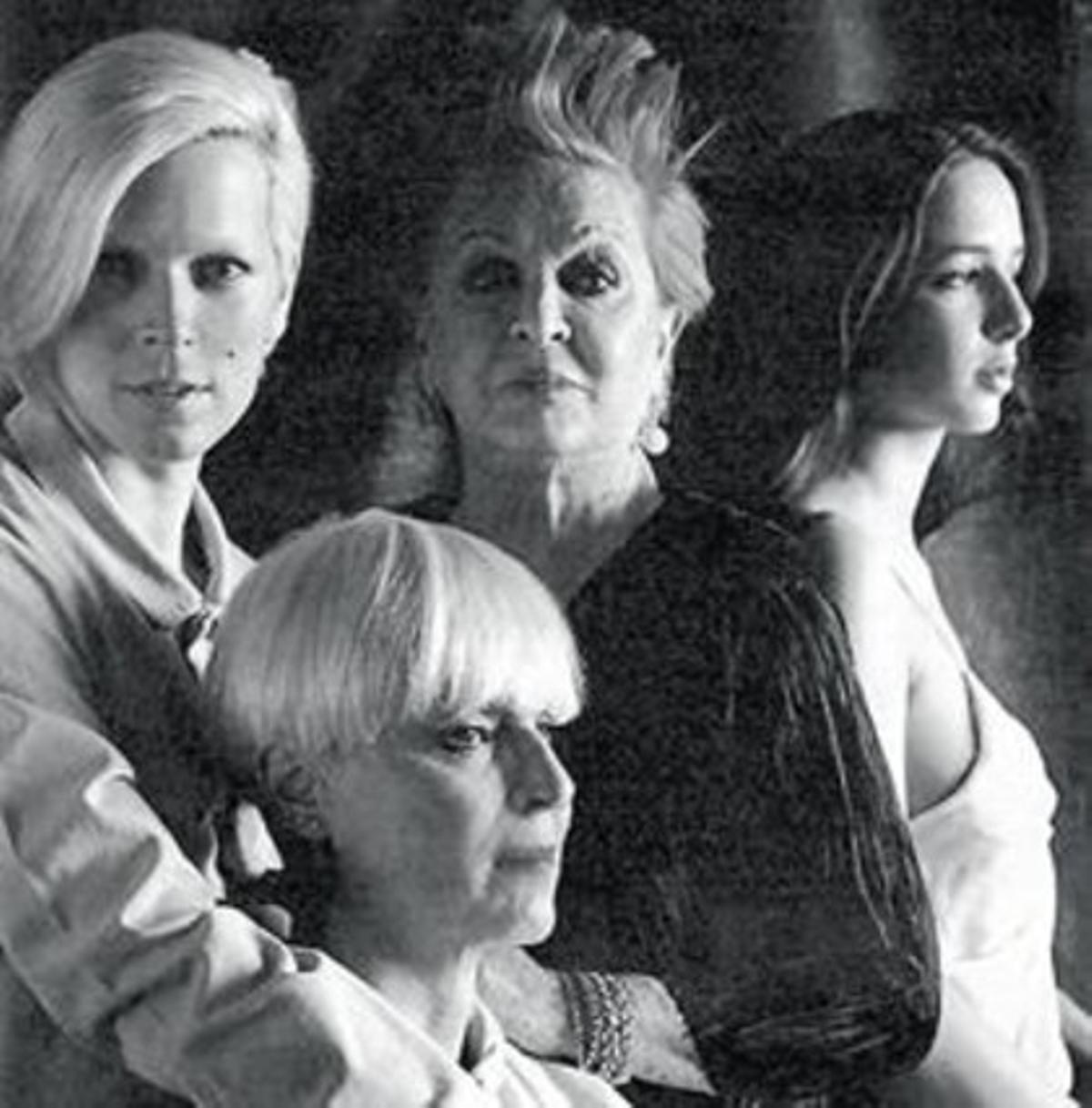 El clan de les Bosé sajunta per parlar dels seus cossos_MEDIA_1