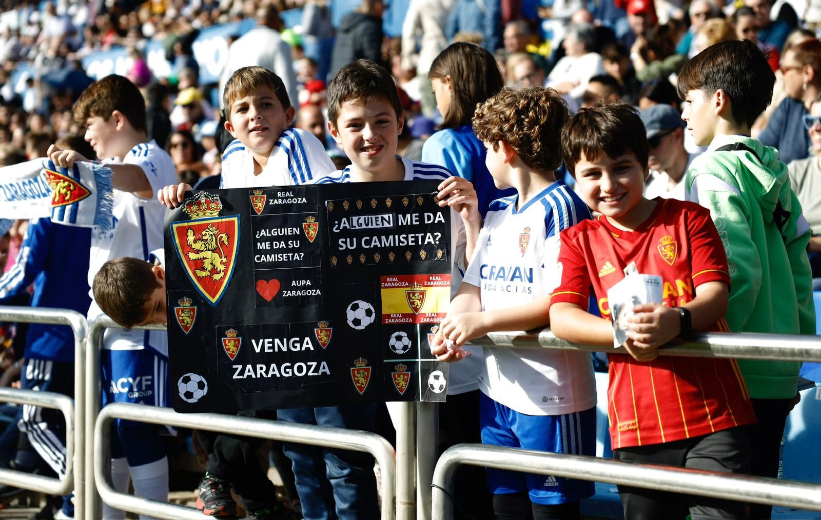 En imágenes | Zaragoza le mete un gol al cáncer de la mano de Aspanoa