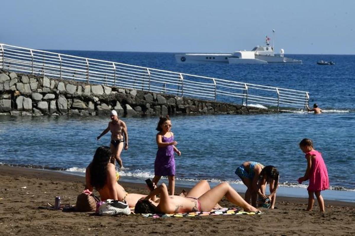 30/10/2019 TELDE.   Calor en Octubre en la playa de Melenara.   Fotógrafa: YAIZA SOCORRO.  | 30/10/2019 | Fotógrafo: Yaiza Socorro