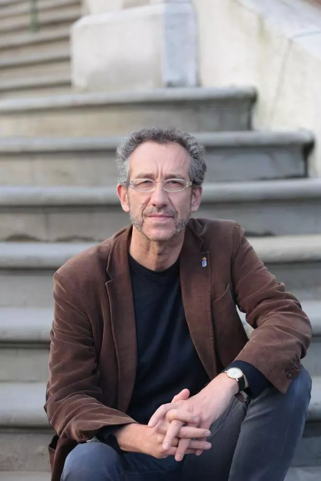 Ricardo Menéndez Salmón, escritor, publica "Horda": “El hipercapitalismo en el que vivimos es rapaz y amenaza con destruirnos”