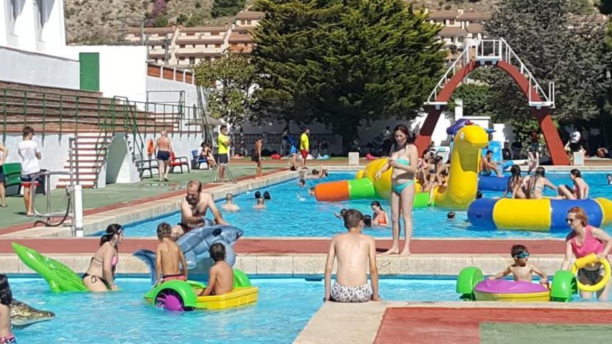 Imagen de una de las piscinas municipales de Alcoy.