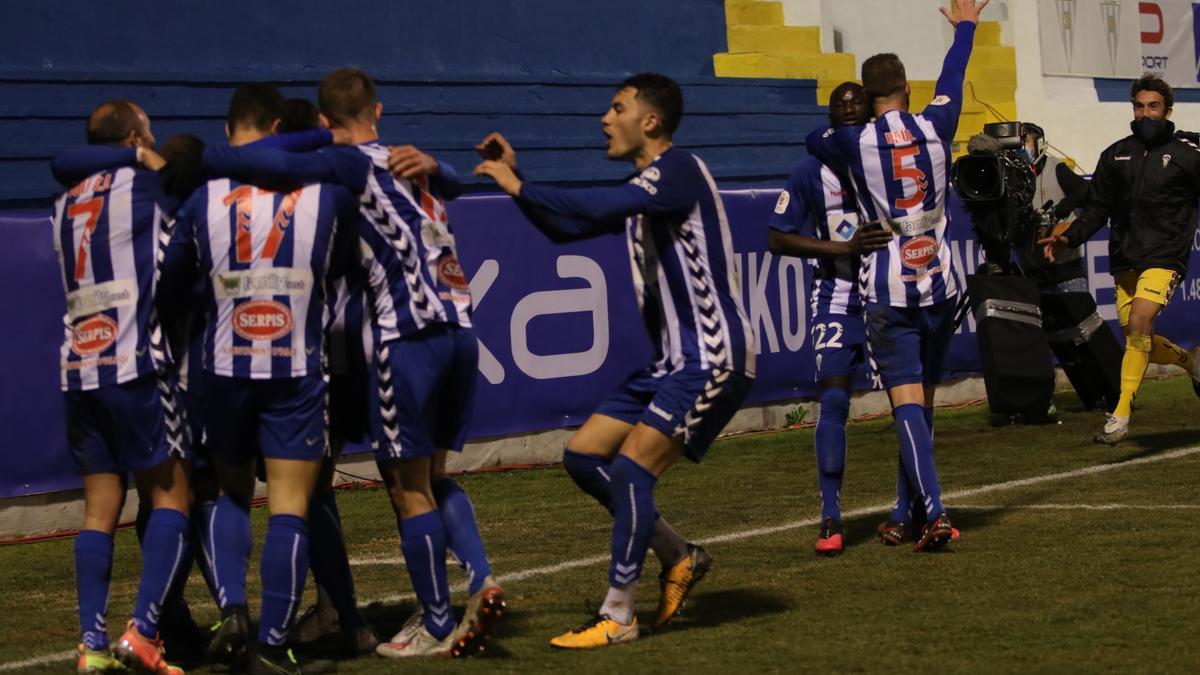 Alcoyano - Real Madrid: El Alcoyano hace historia y elimina al Madrid de la Copa del Rey (2-1)