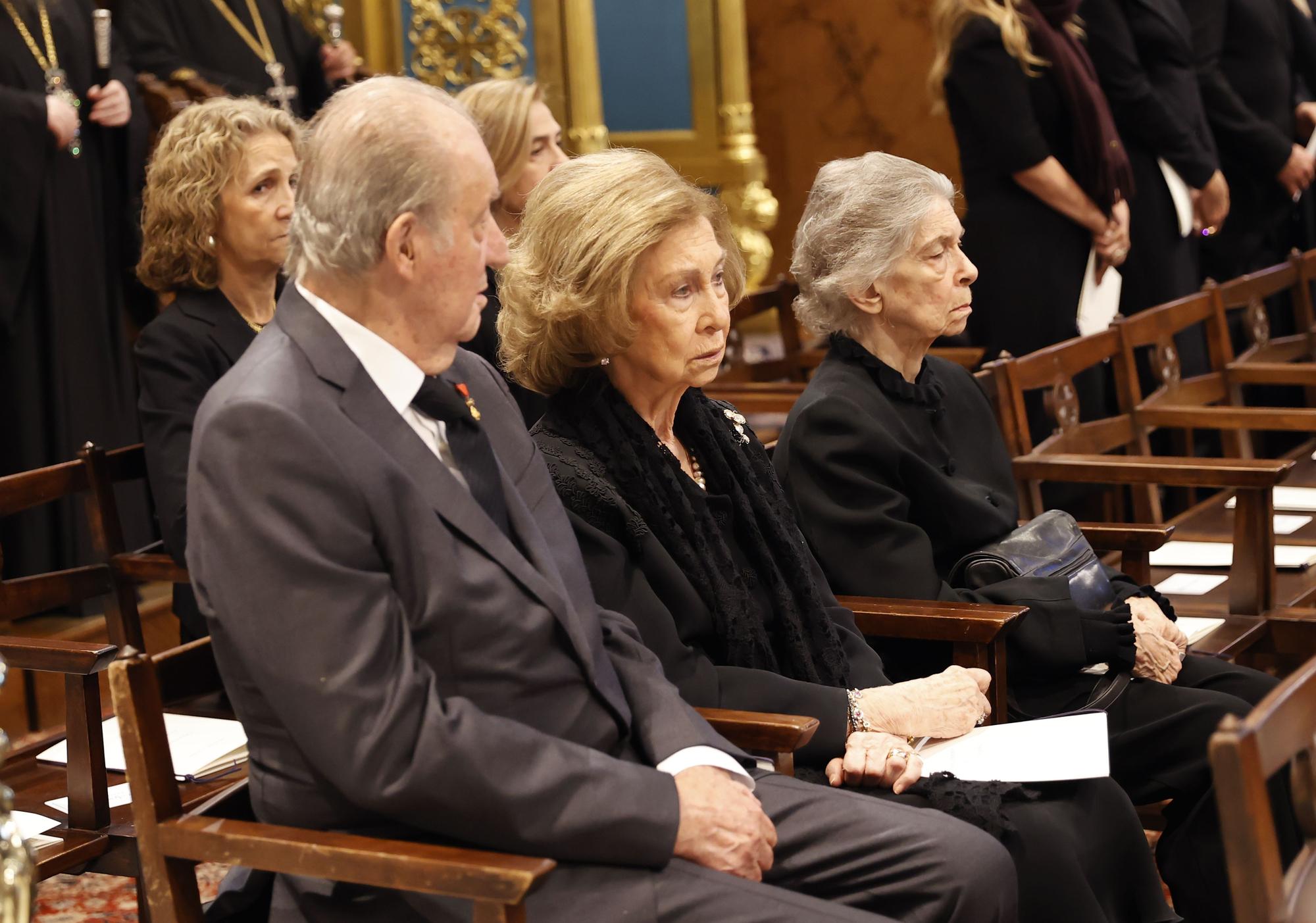 Los reyes de España llegan al funeral por el exrey Constantino