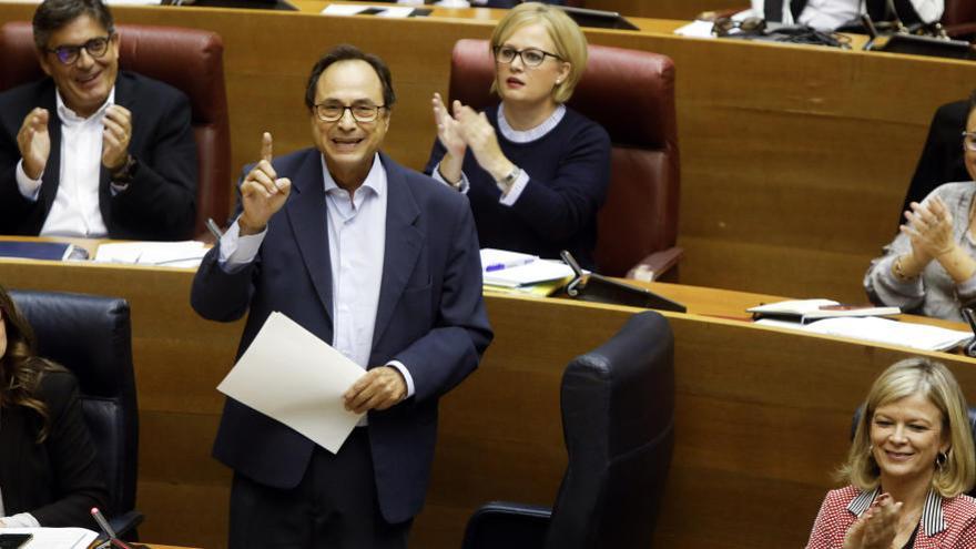 El conseller de Hacienda, Vicent Soler, durante una intervención en un pleno de las Corts.