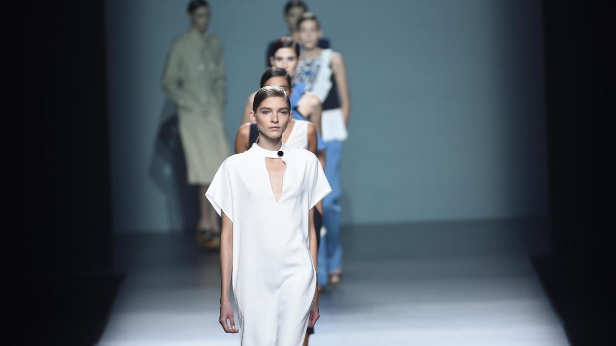 MBFW 2015: Ángel Schlesser Primavera/Verano 2016, carrusel final