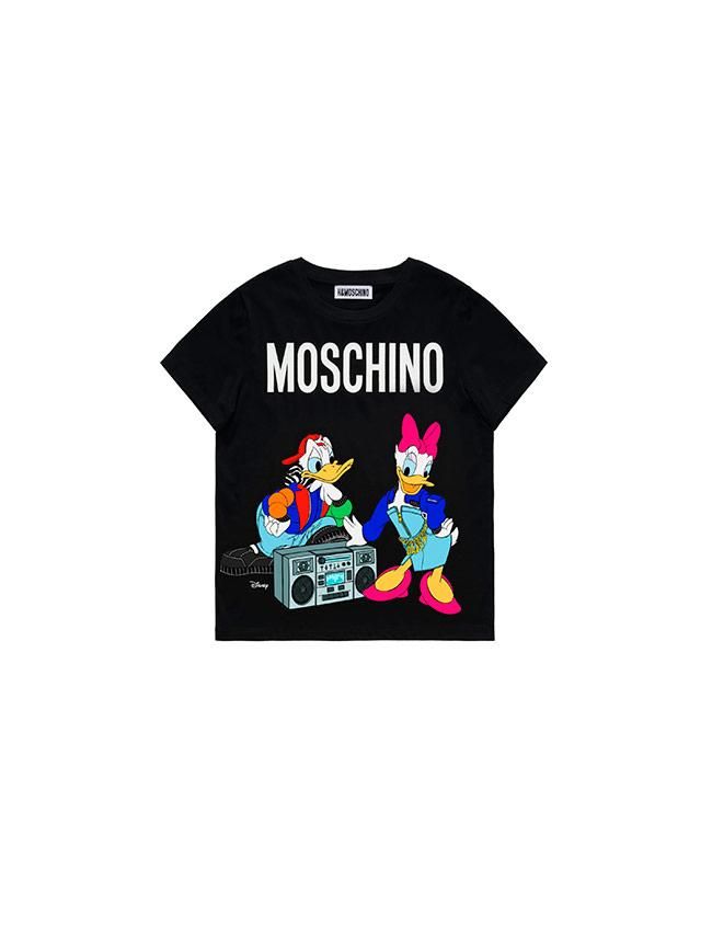 Todas las imágenes de la colección de Moschino x H&M: camiseta logo y Disney
