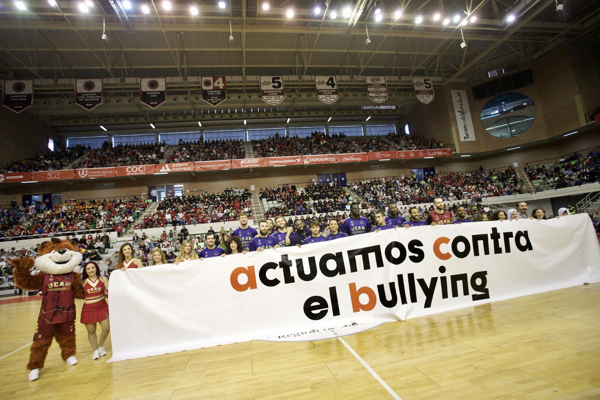 Partido del recreo en el UCAM Murcia con miles de escolares