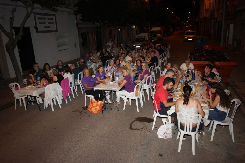 Búscate en las cenas populares en barrios Vila-real de este sábado