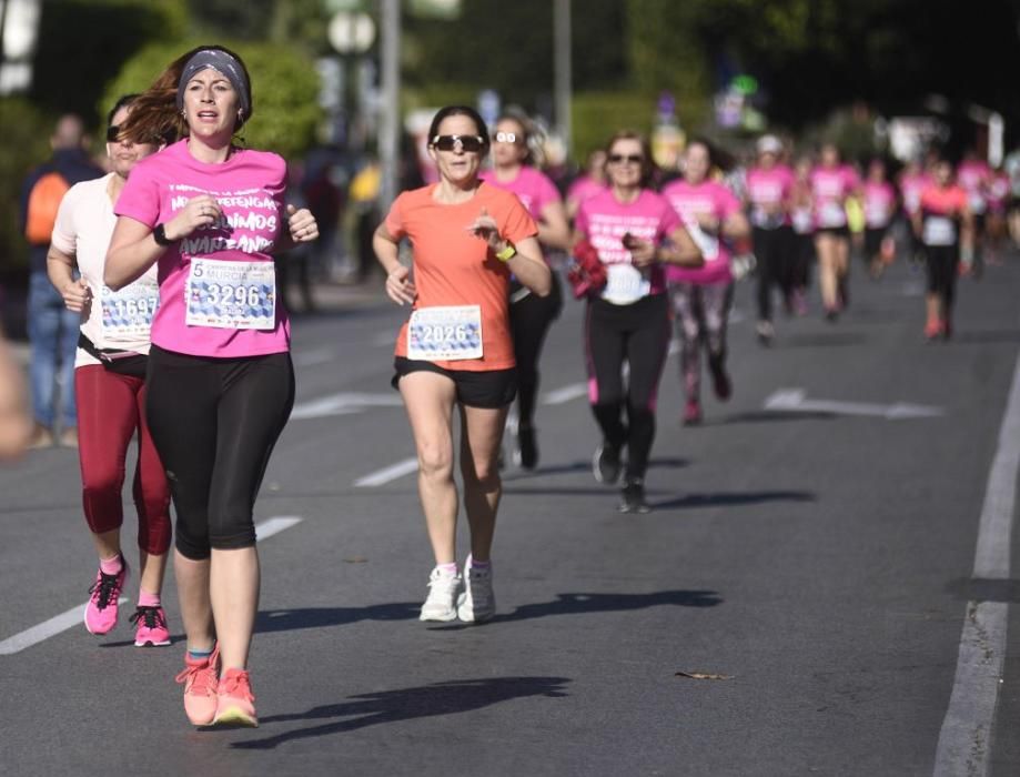 Ambiente en la V Carrera de la Mujer de Murcia