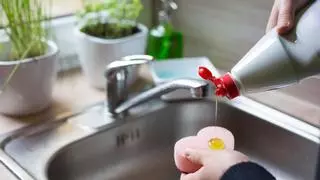 Cómo hacer que el jabón de lavavajillas dure el triple con este método casero