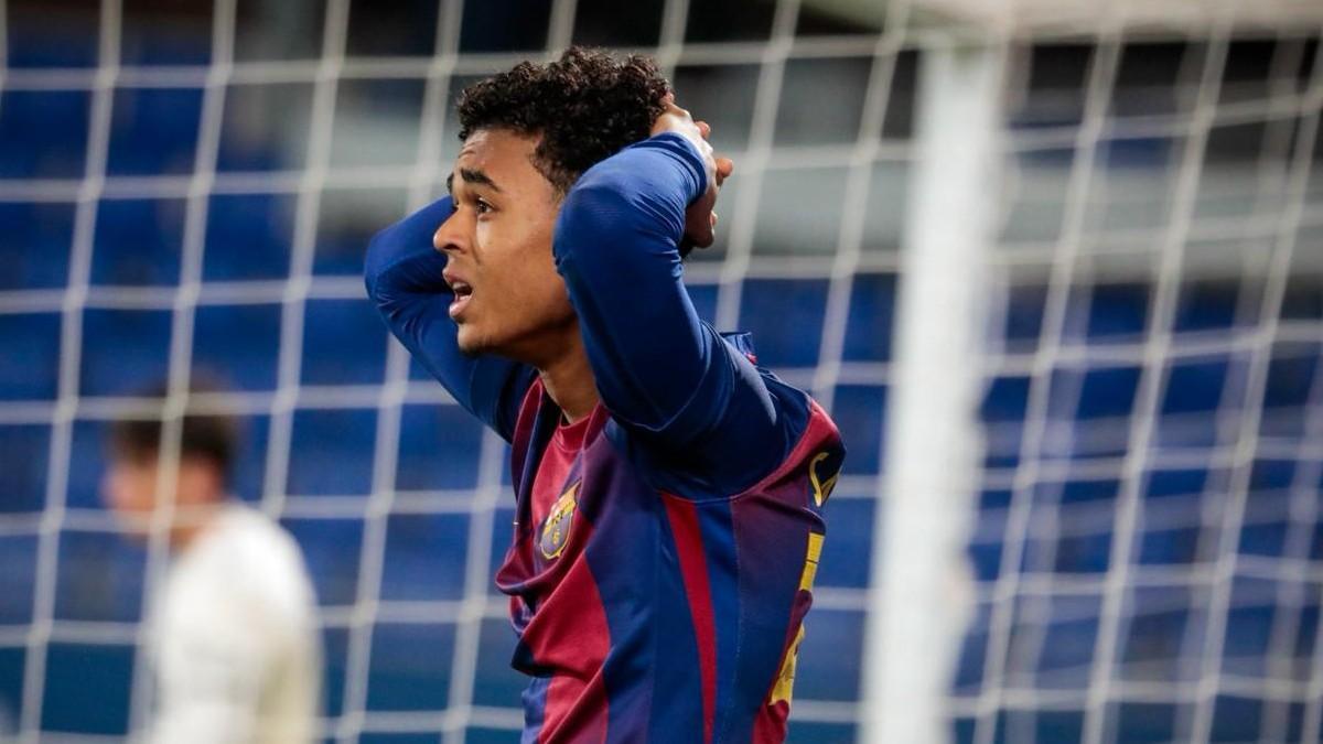 Shane se lamenta del empate del Valencia Mestalla