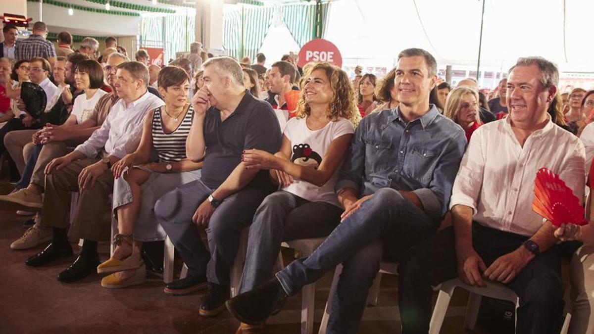 Pedro Sánchez, en la caseta municipal de Dos Hermanas.