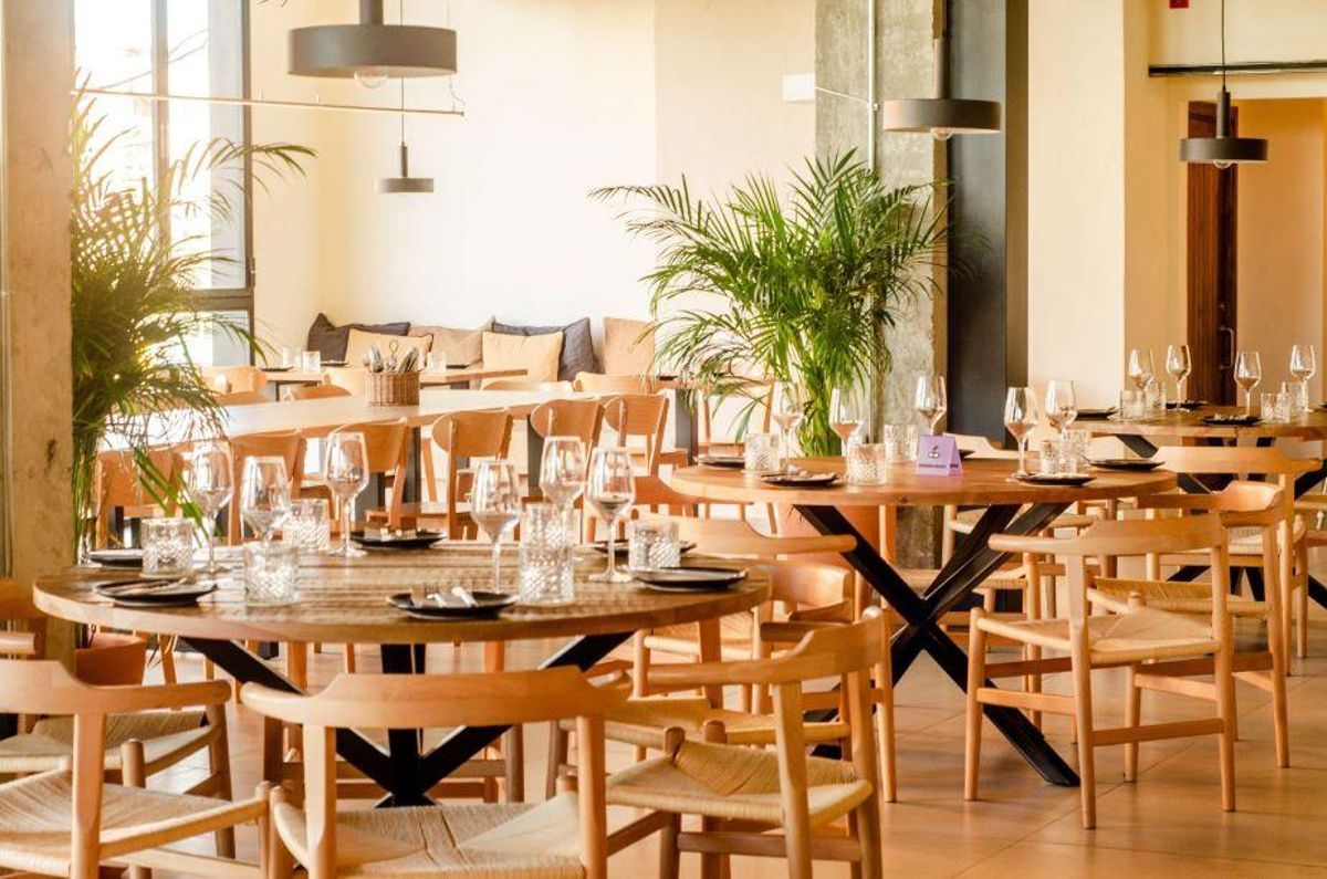 Sala de restaurante Anónimo.