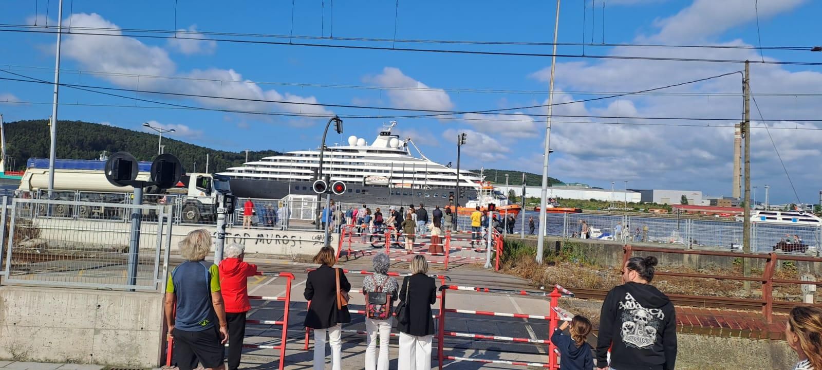 EN IMÁGENES: El impresionante crucero de lujo "Scenic Eclipse" en Avilés