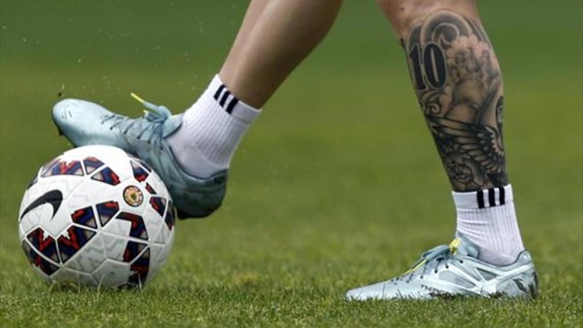 Líder 8 Las piernas de Messi, en un entrenamiento de Argentina en la localidad chilena de La Serena.