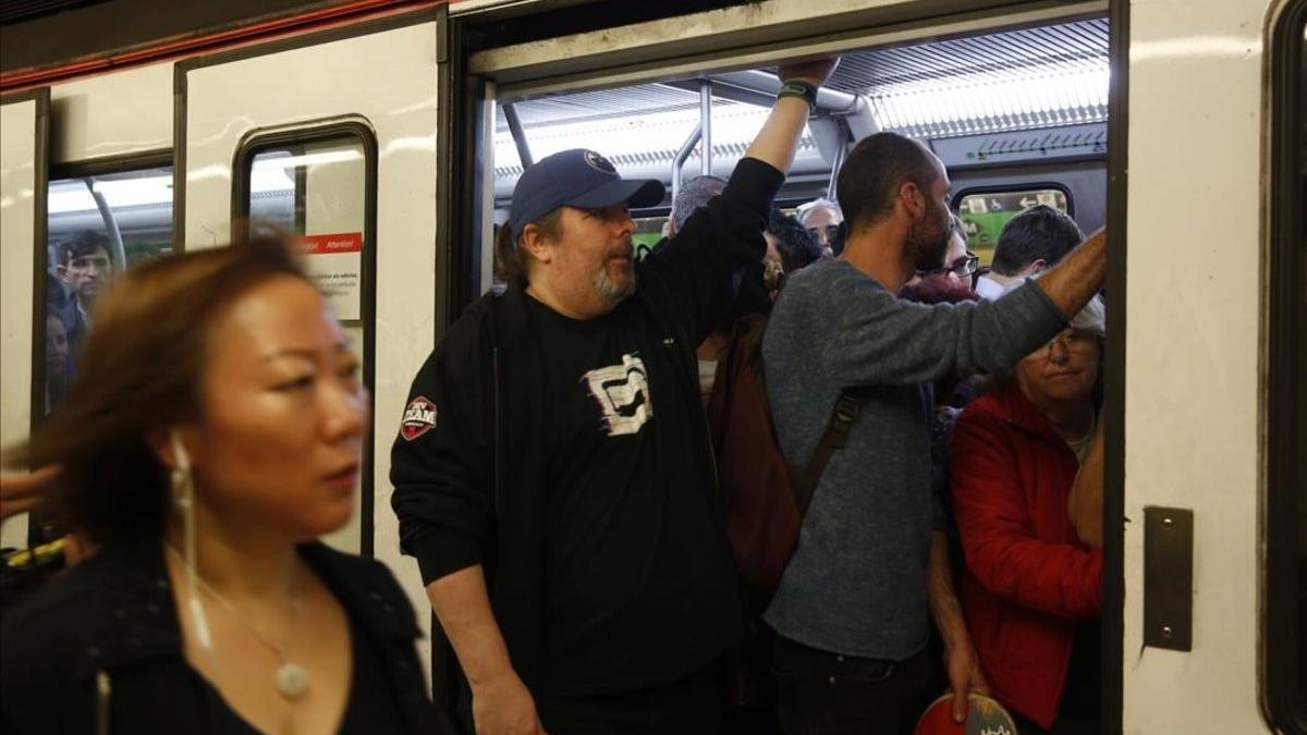 La estación de Lesseps, durante la huelga de metro