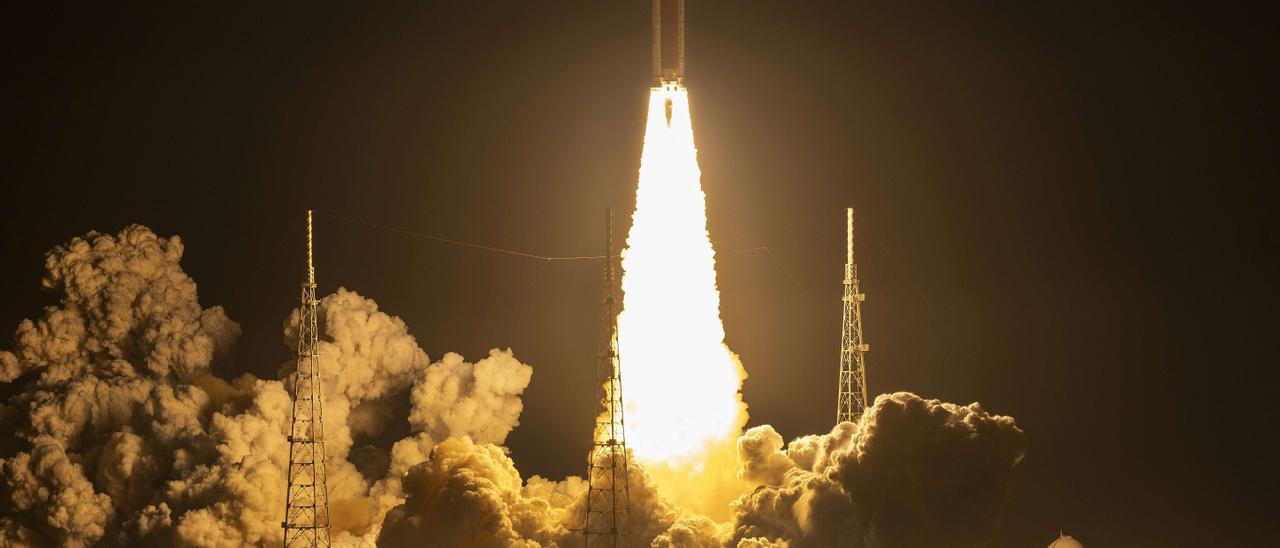 Lanzado con éxito el cohete de la misión Artemis a la Luna