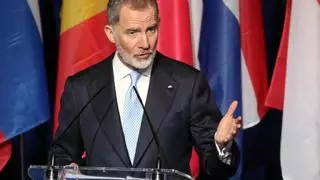 Felipe VI asegura que Francisco siempre será una inspiración para "llevar consuelo a los más pobres" y apostar por el "diálogo"