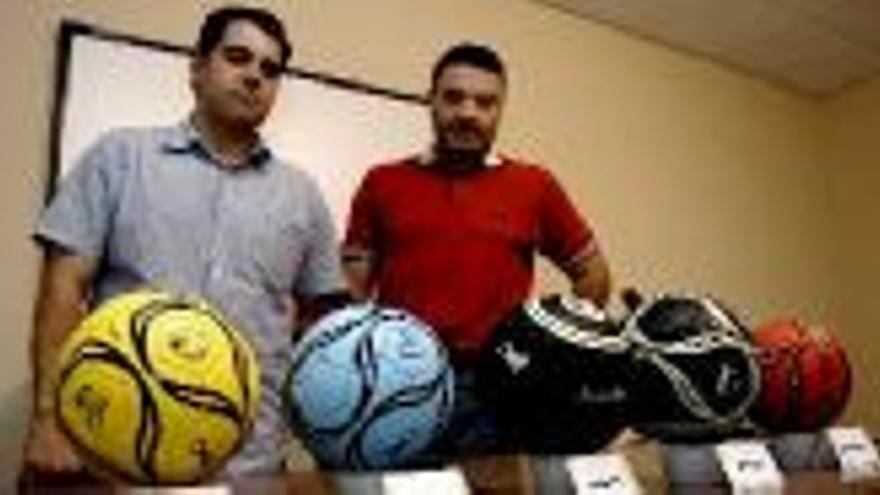 Cinco balones que tienen nombre propio y apellido