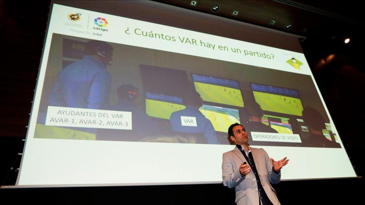 Velasco Carballo es el máximo responsable del arbitraje y del VAR