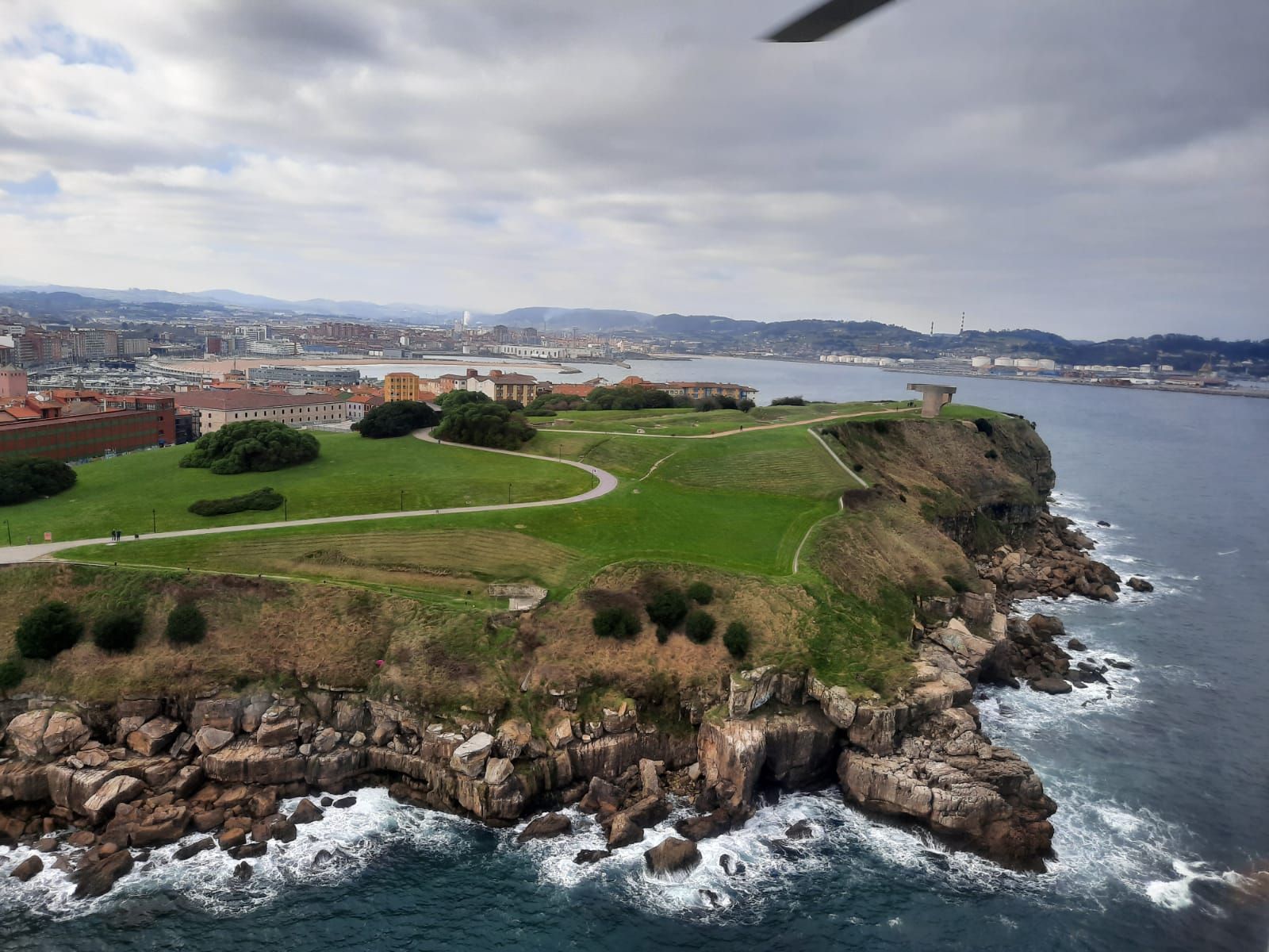 En imágenes: Así se ve Gijón desde el aire