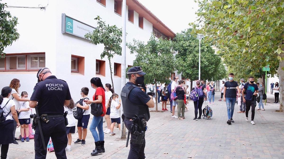 La visita de obra de técnicos municipales al CEIP San Fernando provoca la salida anticipada del alumnado