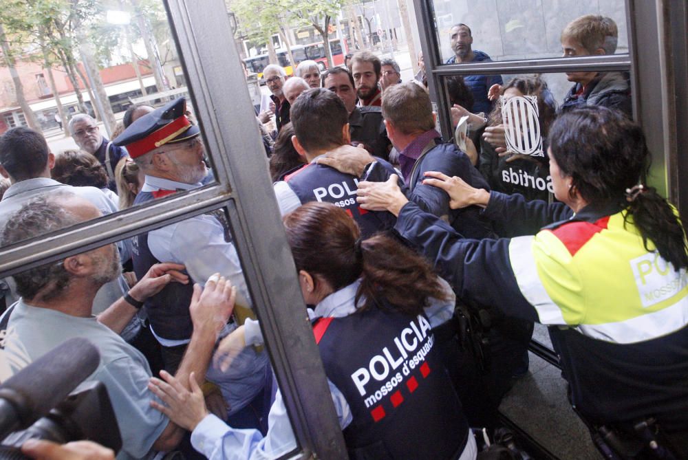 Tensió als jutjats de Girona quan més de 100 persones s'han volgut «autoinculpar»