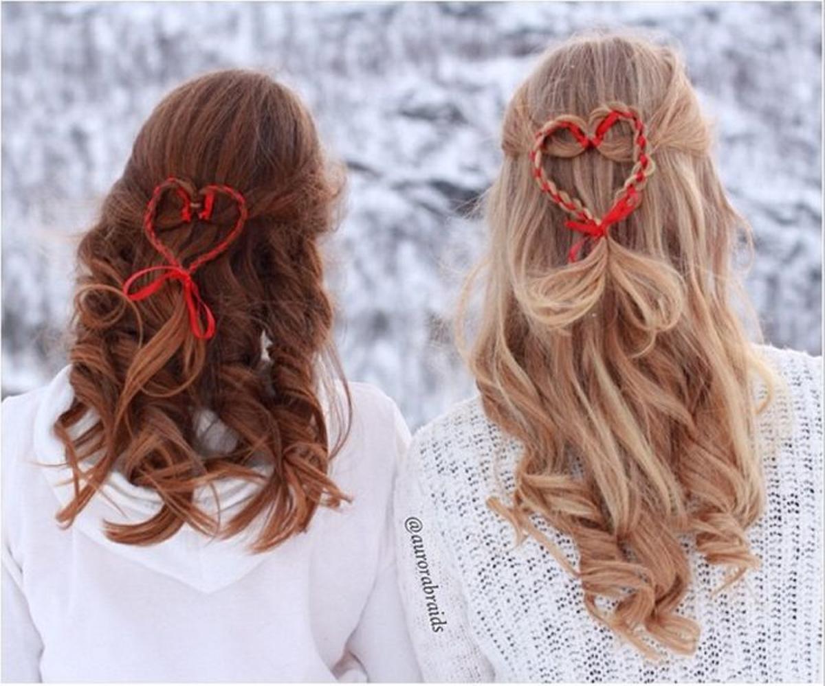 Las mejores trenzas de Instagram: corazones trenzados con lazo rojo