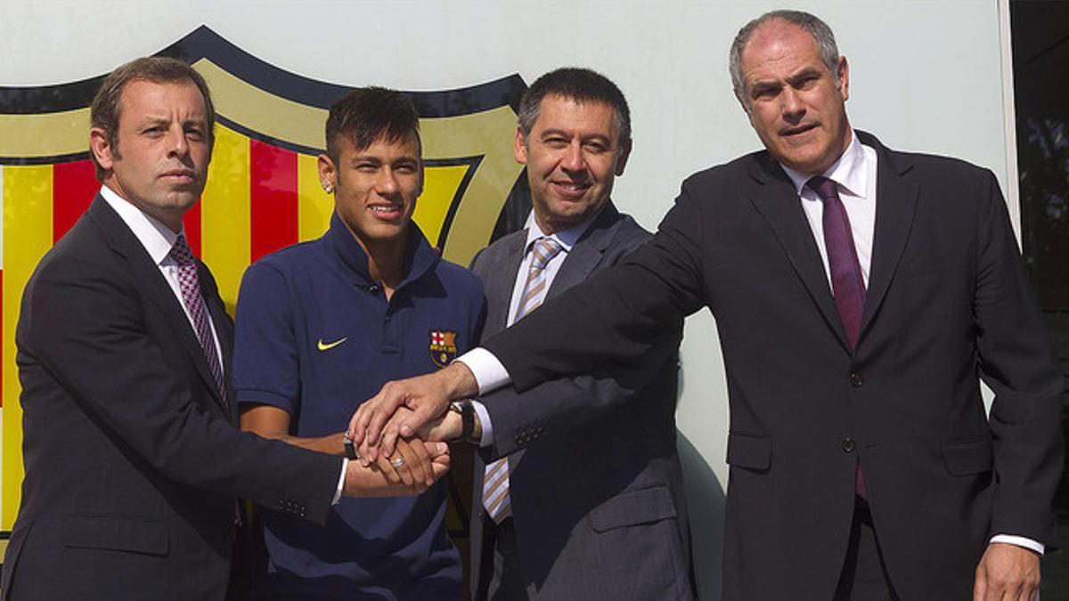 Rosell, Neymar, Bartomeu y Zubizarreta, el 3 de junio del 2013, día de la presentación del brasileño como jugador del Barça