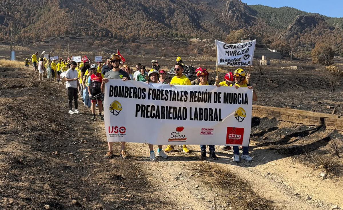 Protesta de los bomberos forestales en Los Garres