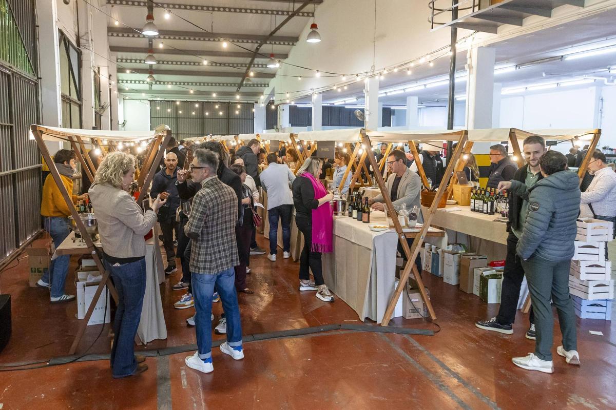 FOTOS | Más de 40 expositores de bebidas alcohólicas se reúnen en Palma en el Wine Lovers Day