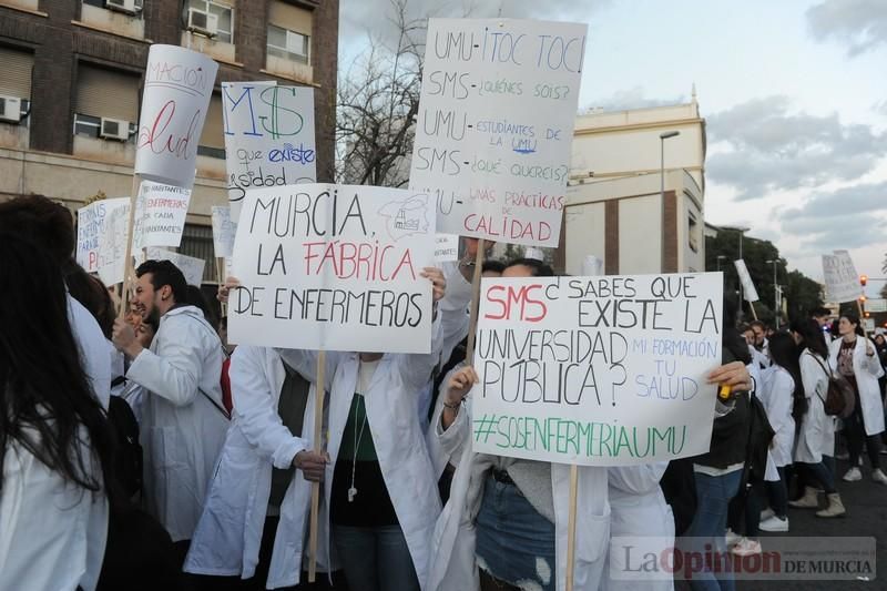 La marea blanca toma Murcia