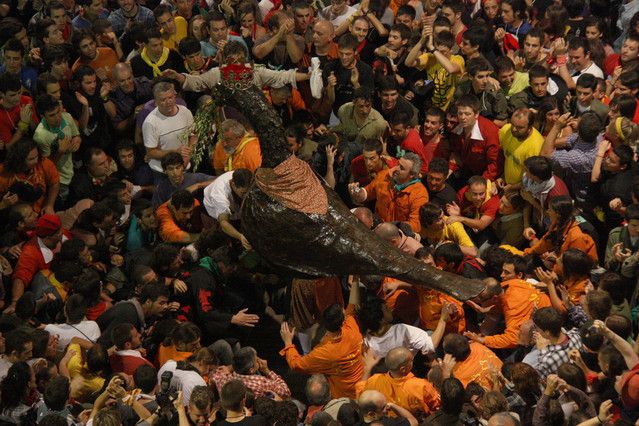 Un momento de la fiesta de la Patum de Berga.