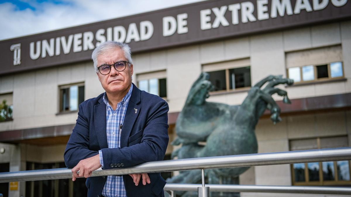 Pedro Fernández Salguero, ayer en el vicerrectorado de Investigación y Transferencia, cargo que ocupa desde el año 2018.