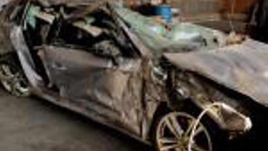 Estat en què va quedar el vehicle accidentat a Balaguer.