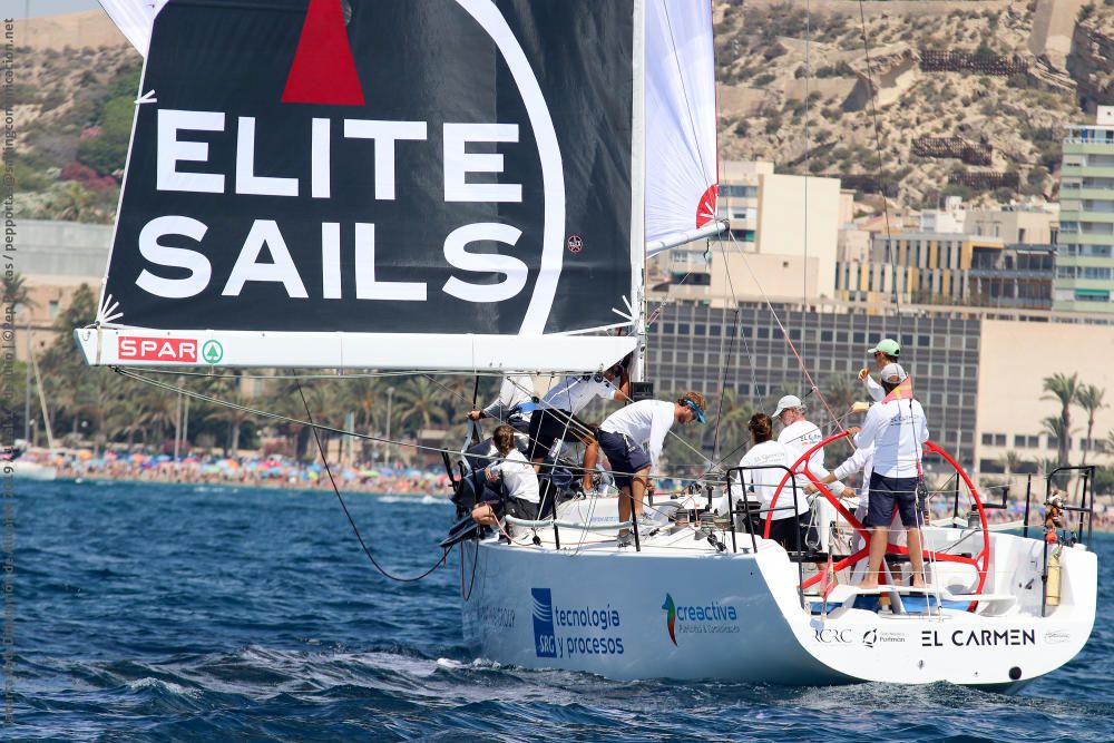 El poco viento acorta la regata de Tabarca