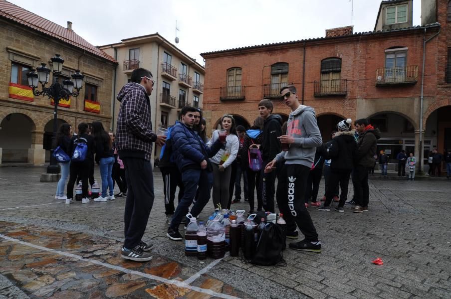 La lluvia no restó ambiente a la petición del Toro