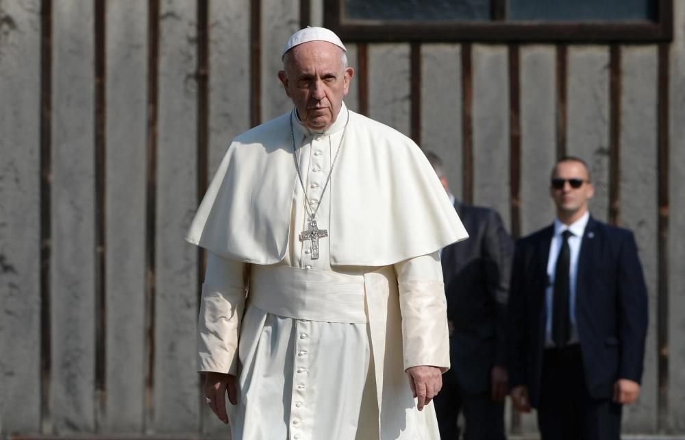 El Papa visita el campo de concentración de Auschwitz