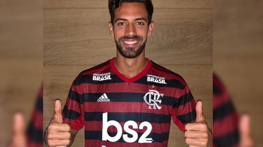Pablo Marí con la camiseta del Flamengo.