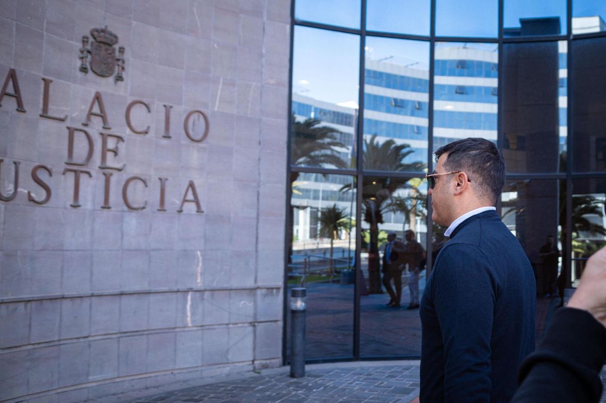Rayco García, sin medidas cautelares tras acudir este viernes a los Juzgados de Santa Cruz de Tenerife