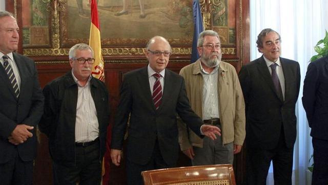 Montoro y los líderes de sindicatos.