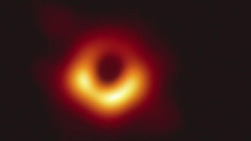 La impresionante primera imagen de un agujero negro, uno de los grandes misterios del Universo