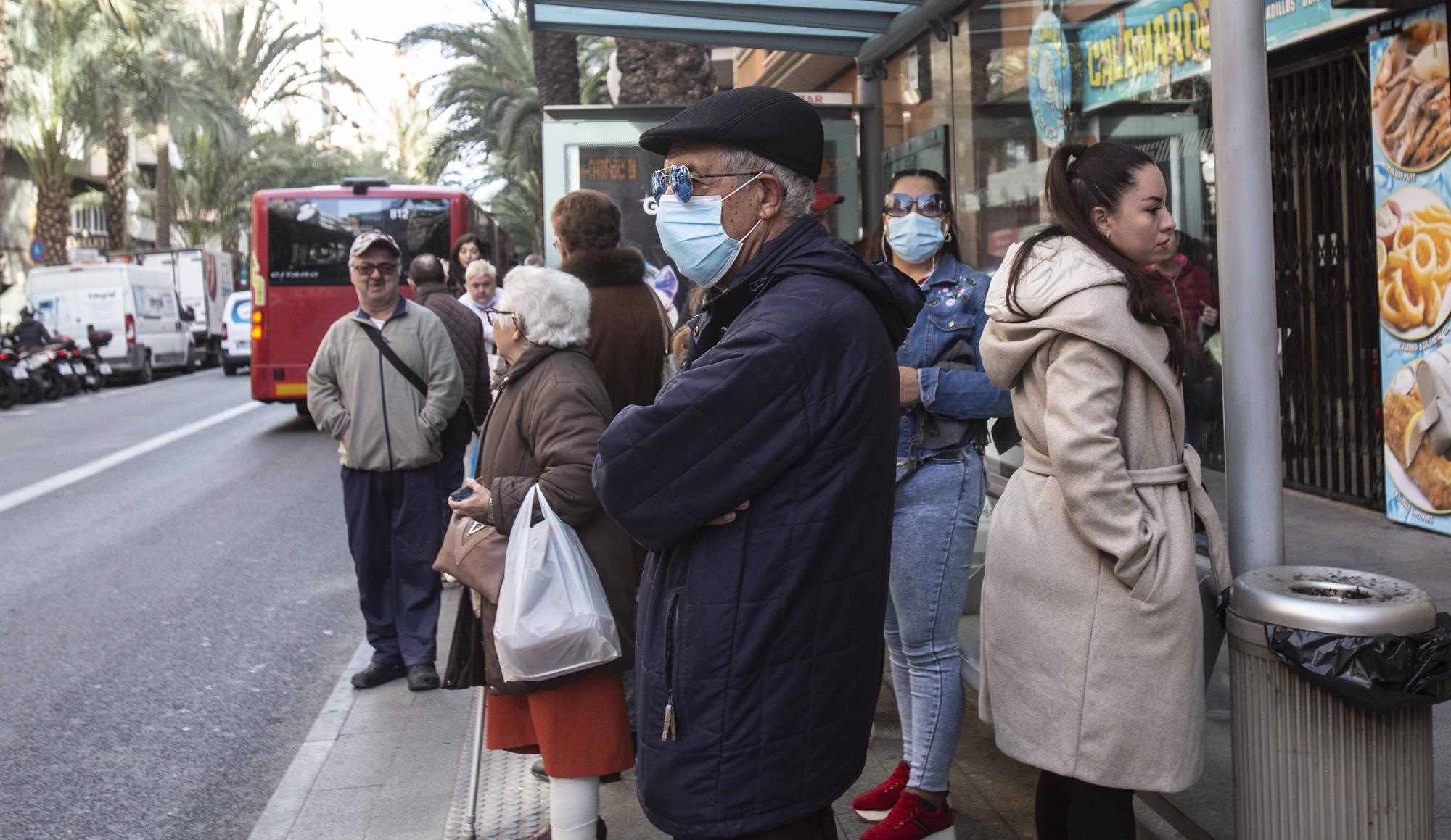 Hoy ya no hay que llevar la mascarilla en los transportes públicos