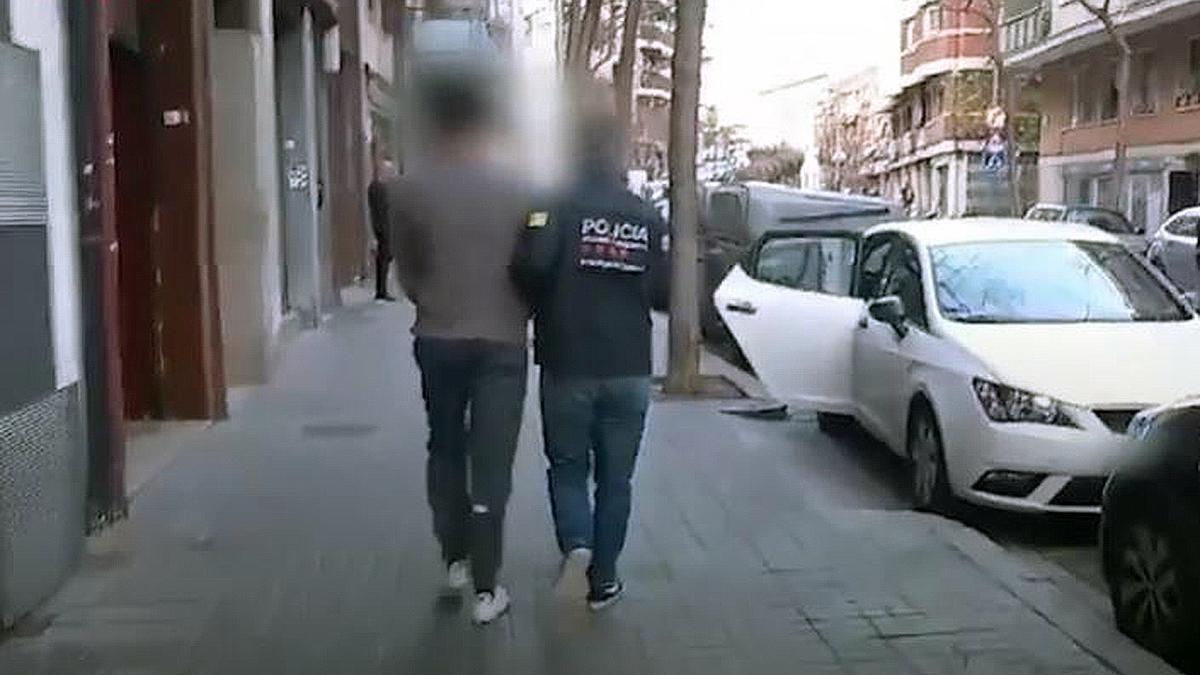 Los Mossos desarticulan una trama de pederastas que captaban a menores en las redes sociales Los Mossos desarticulan una trama de pederastas que captaban a menores en las redes sociales
