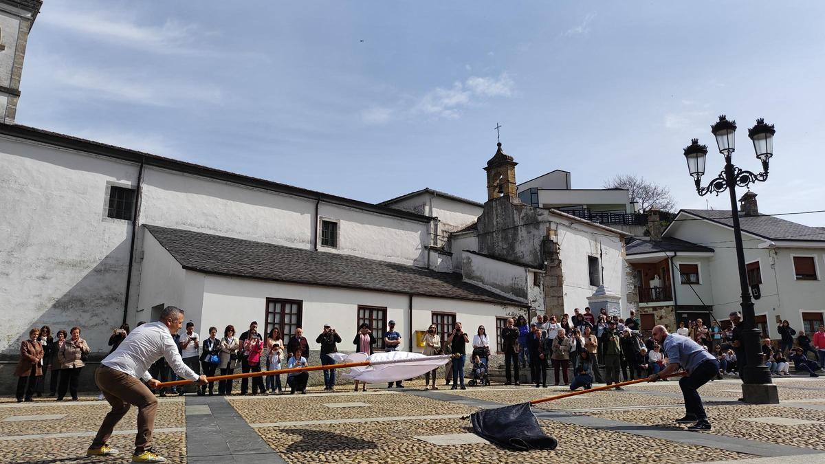 En imágenes: el bandeo de pendones llena Piantón